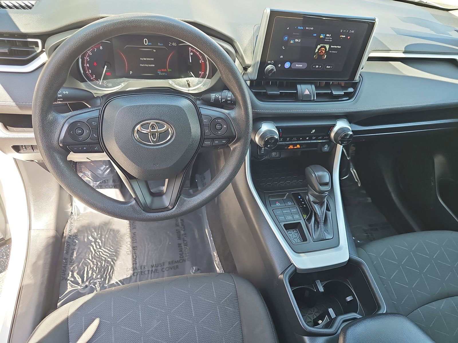 Used 2023 Toyota RAV4 XLE AWD/4WD image 15