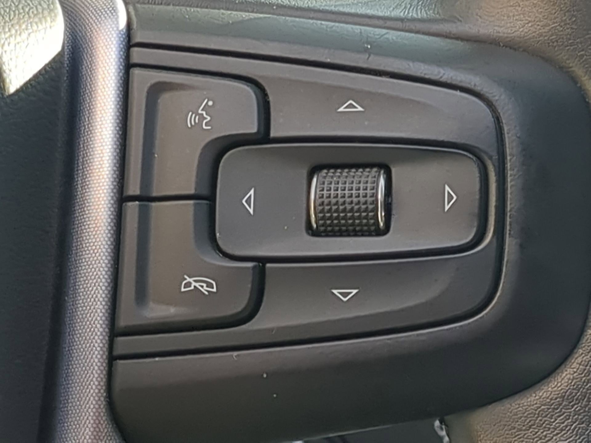 Used 2021 GMC Sierra 2500 SLT w/ SLT Premium Package image 16