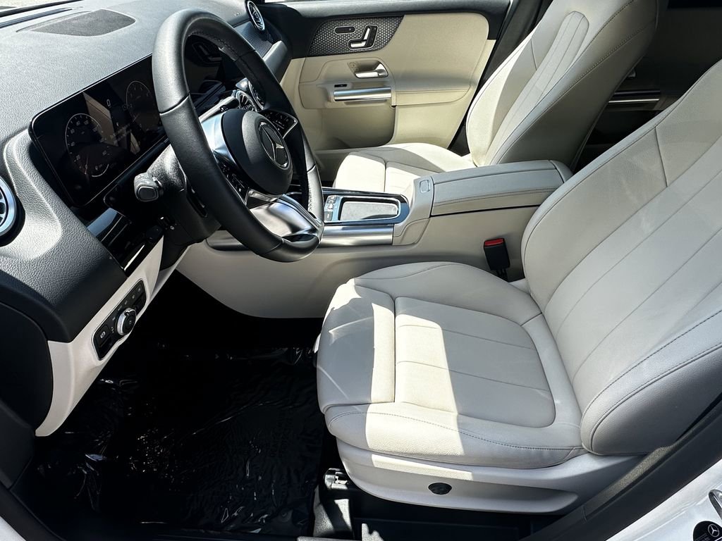 Certified 2025 Mercedes-Benz GLA 250 4MATIC image 10