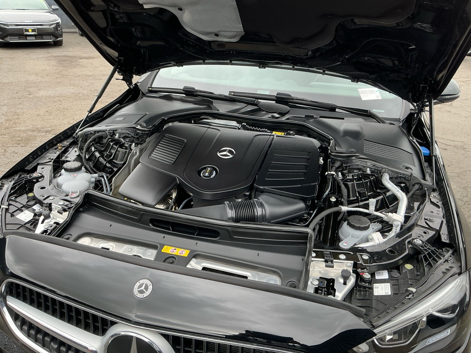 Used 2025 Mercedes-Benz C 300 Sedan image 23