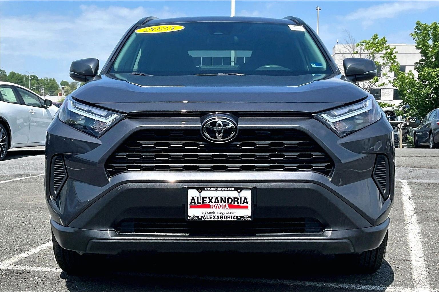 Used 2025 Toyota RAV4 XLE AWD/4WD image 3