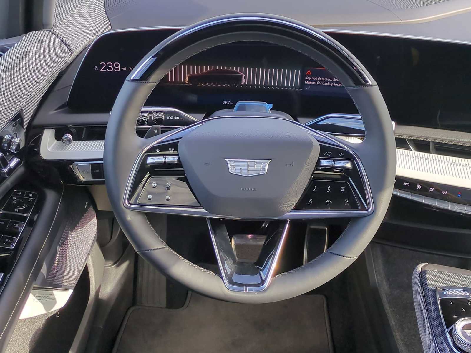 New 2025 Cadillac Optiq Luxury 1 image 14