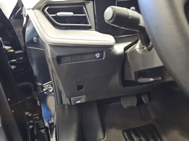 New 2026 Nissan Kicks SV image 12