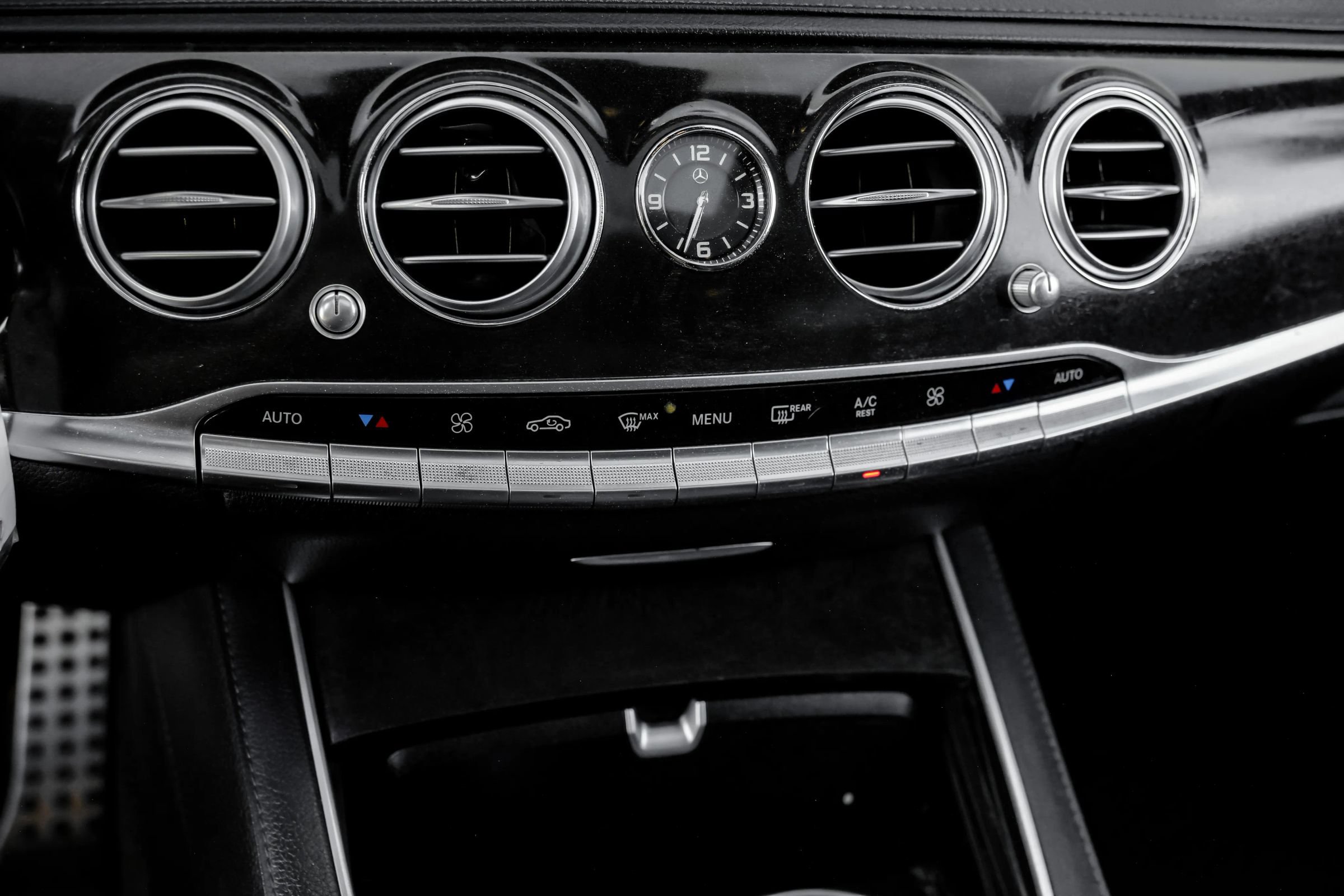 Used 2016 Mercedes-Benz S 550 4MATIC Sedan w/ Sport Package image 34
