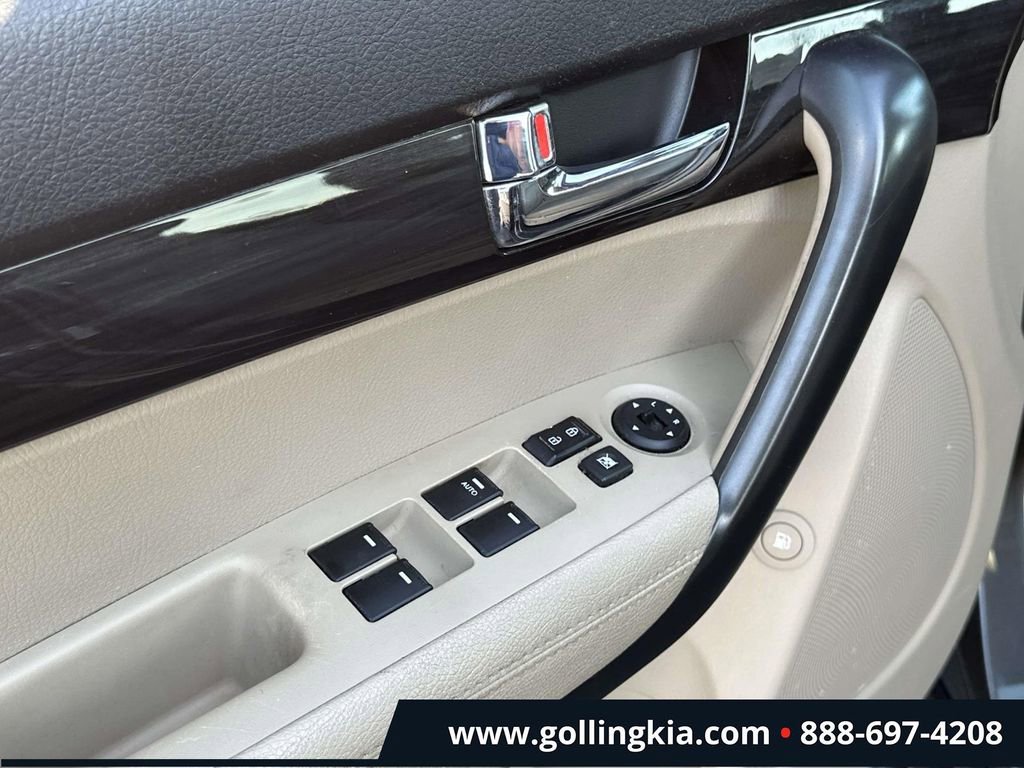 Used 2013 Kia Sorento EX image 16
