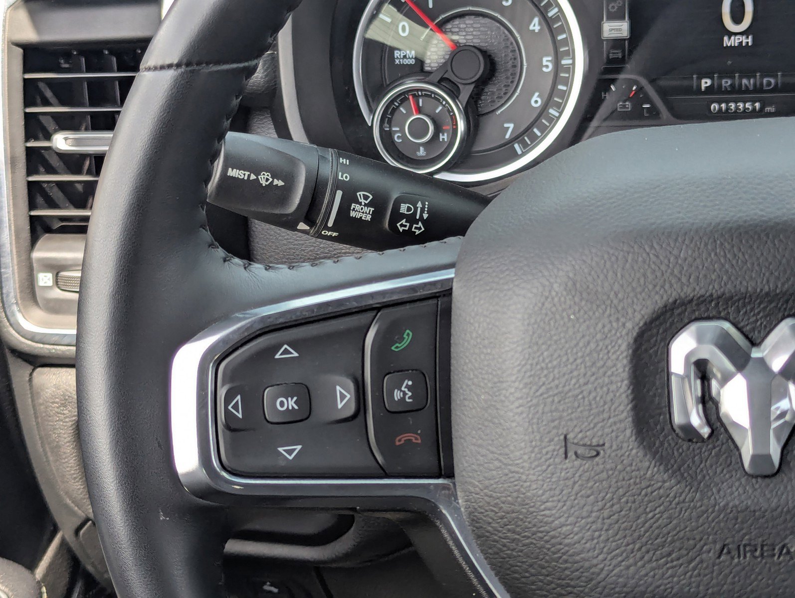 Used 2024 RAM 1500 Laramie AWD/4WD image 23