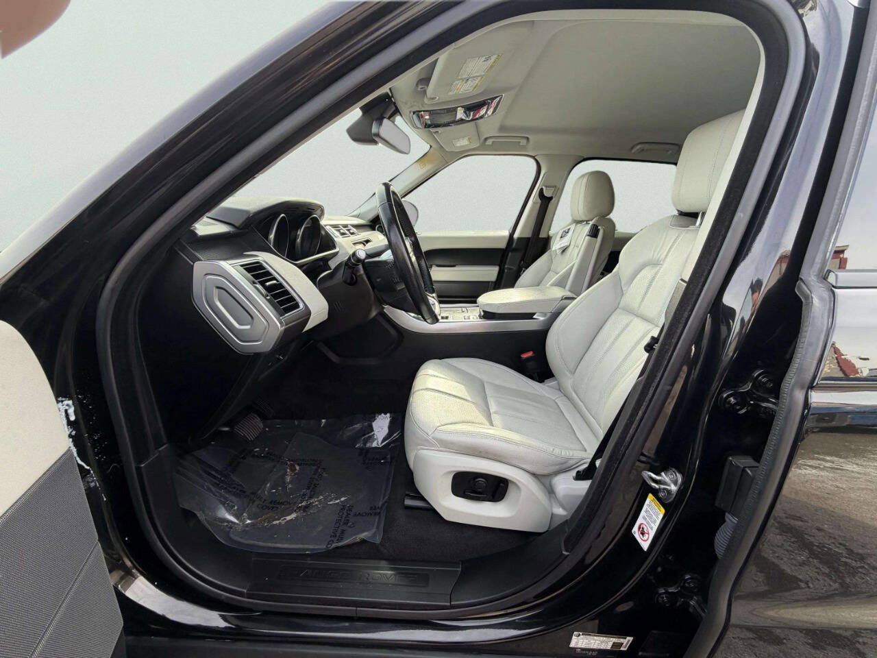 Used 2016 Land Rover Range Rover Sport SE AWD/4WD image 19