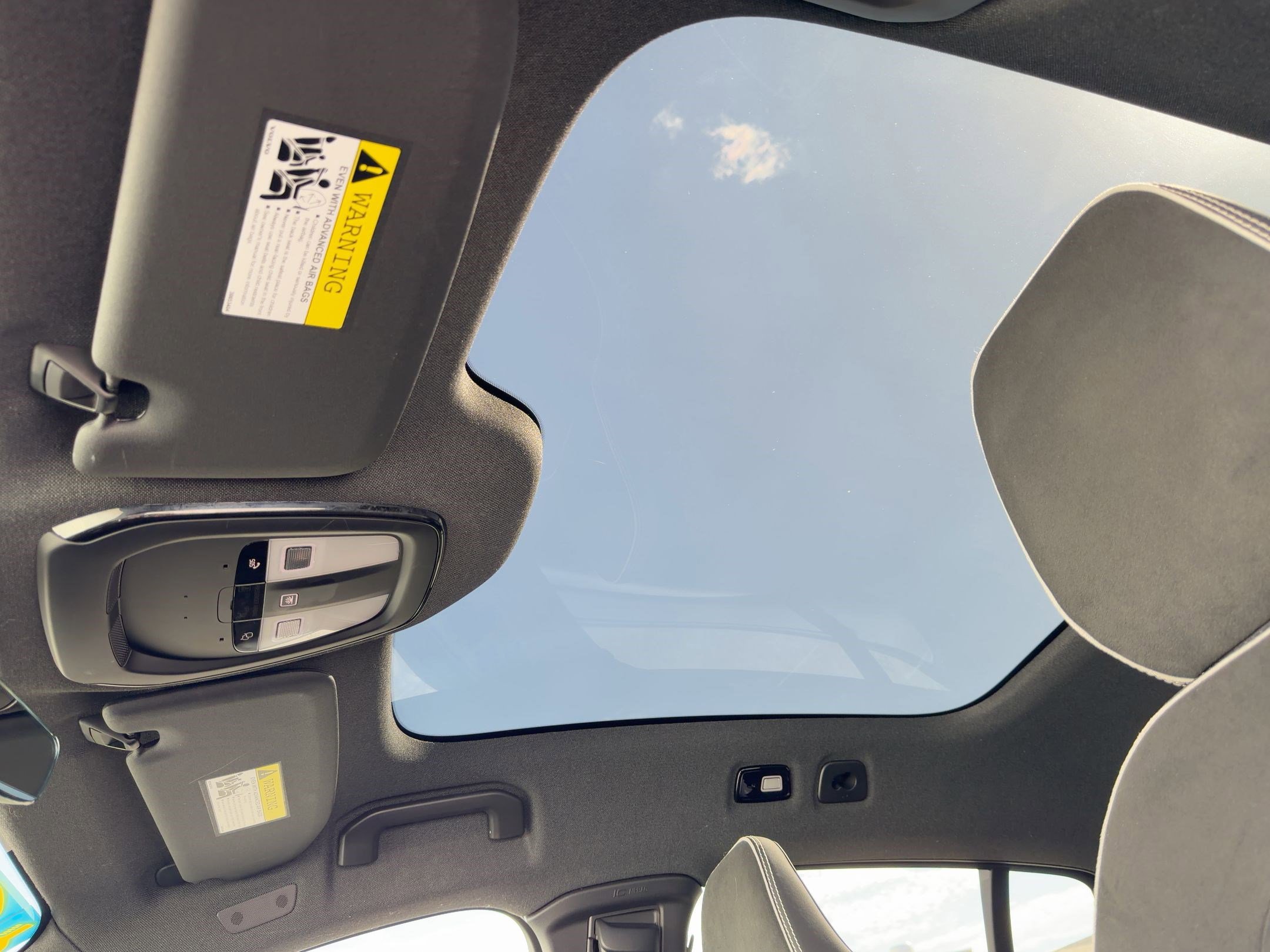 Used 2023 Volvo C40 P8 Recharge Plus image 13