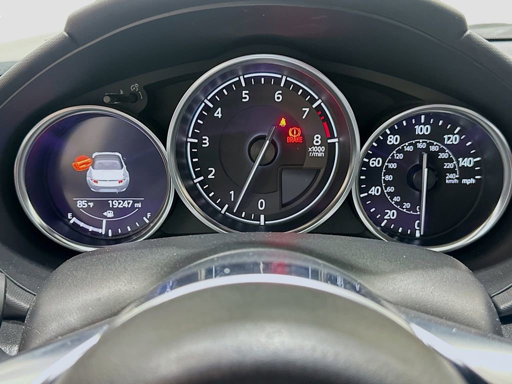 Used 2021 MAZDA MX-5 Miata Grand Touring RWD image 12