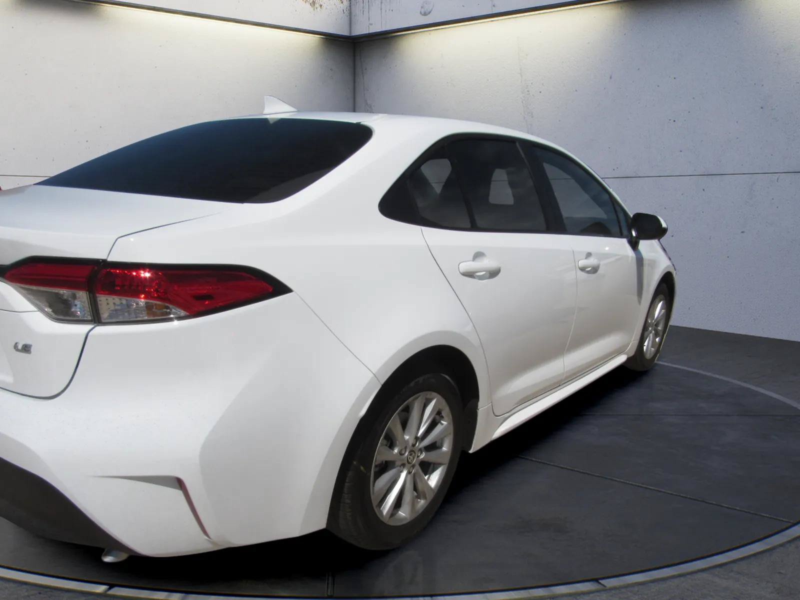 Used 2026 Toyota Corolla LE w/ LE Premium Package FWD image 3