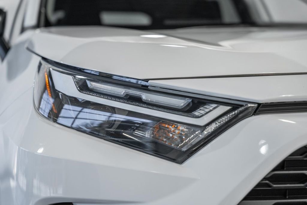 Used 2025 Toyota RAV4 LE image 10