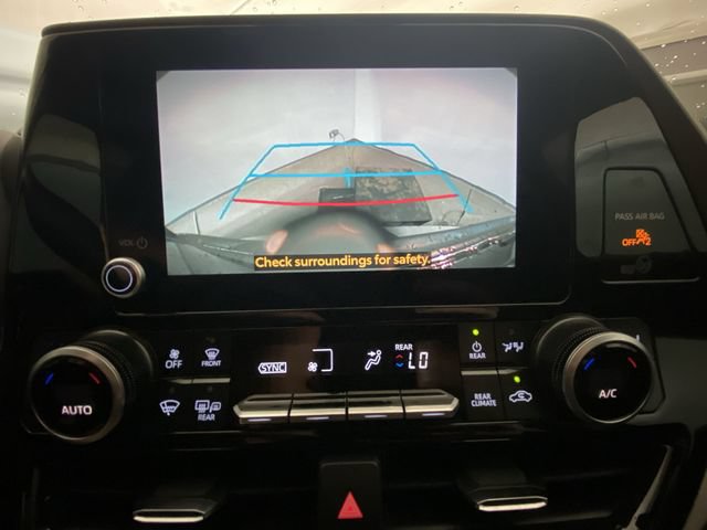 Used 2025 Toyota Highlander XLE AWD/4WD image 17