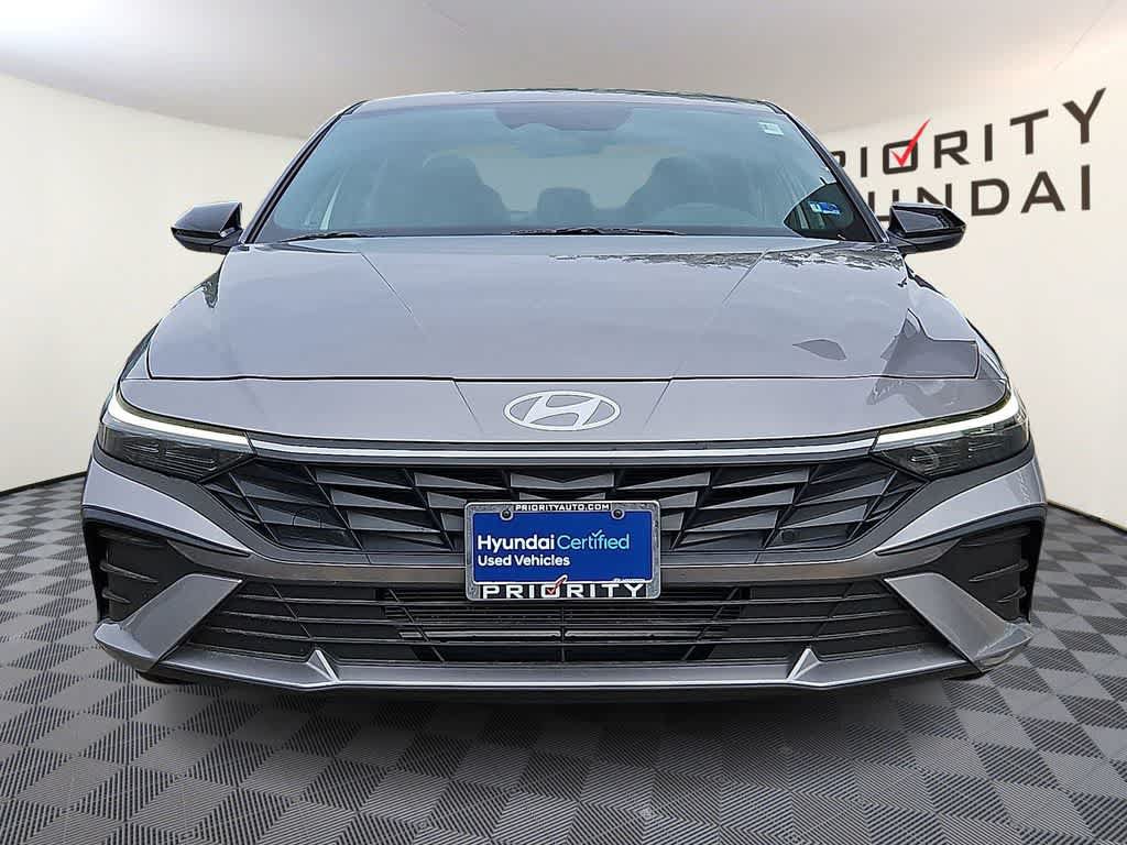 Used 2025 Hyundai Elantra Sport FWD image 2
