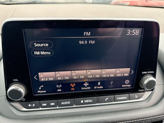 Used 2022 Nissan Rogue SV image 16