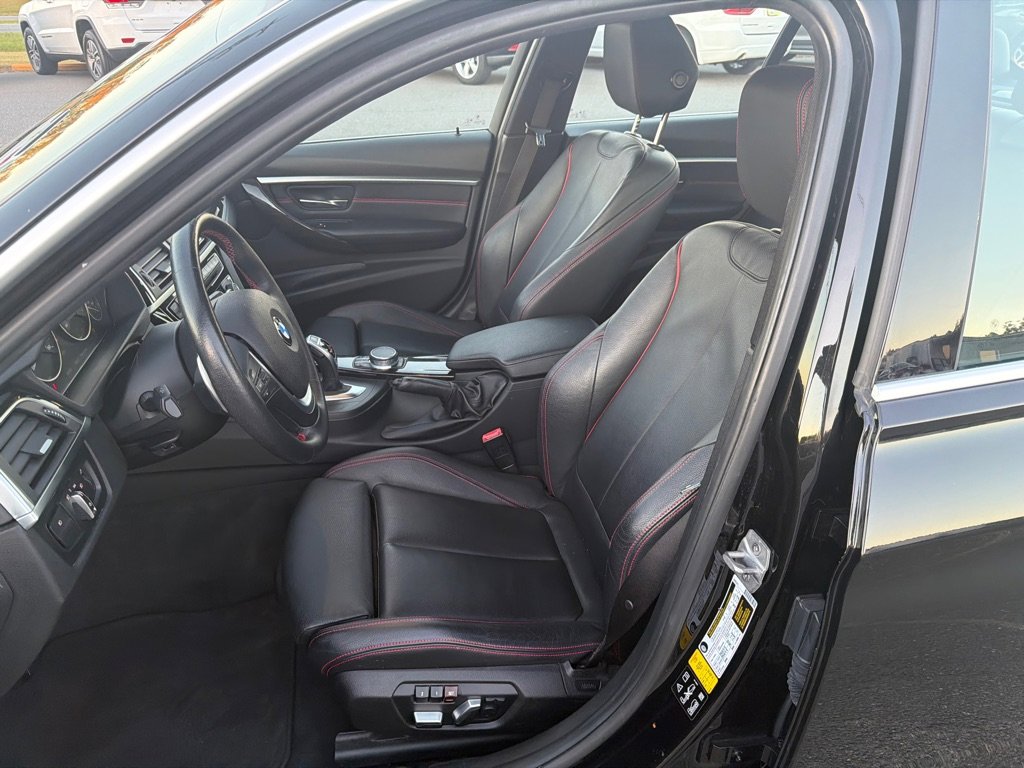 Used 2018 BMW 330i xDrive Sedan image 13