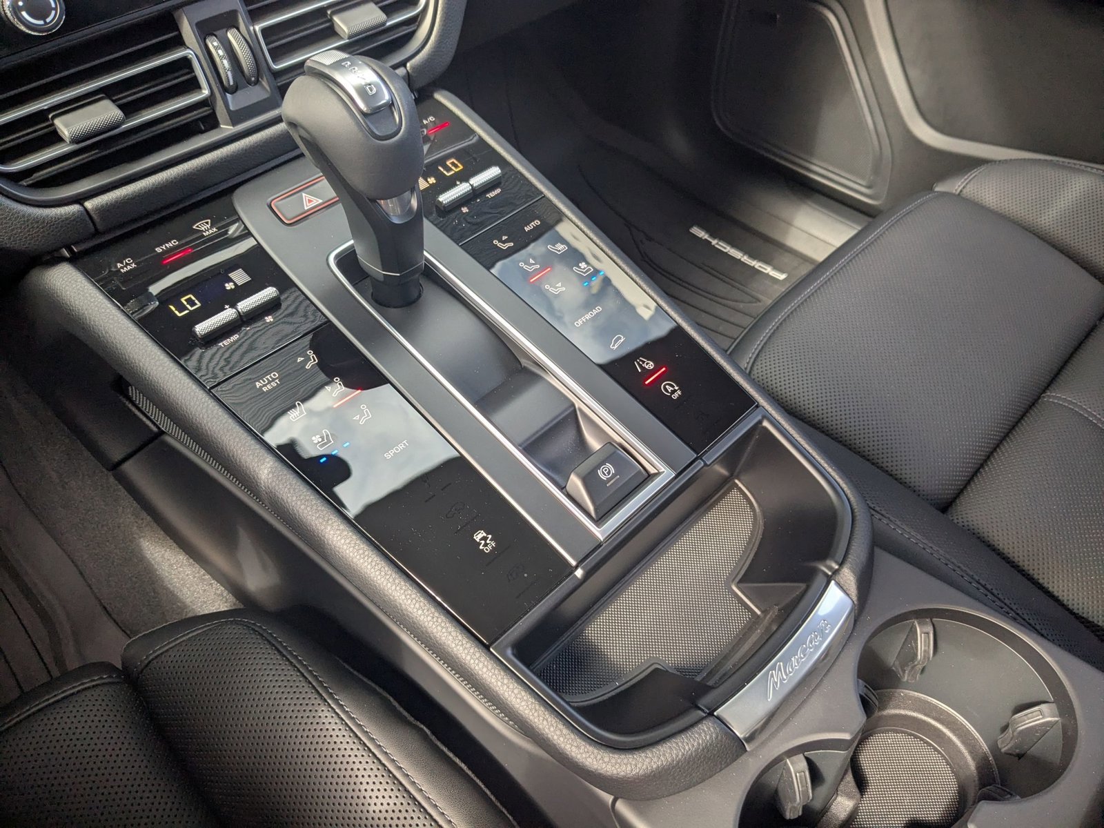 New 2026 Porsche Macan image 21