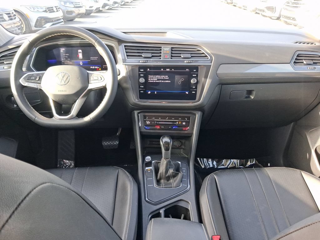Used 2022 Volkswagen Tiguan SE FWD image 9
