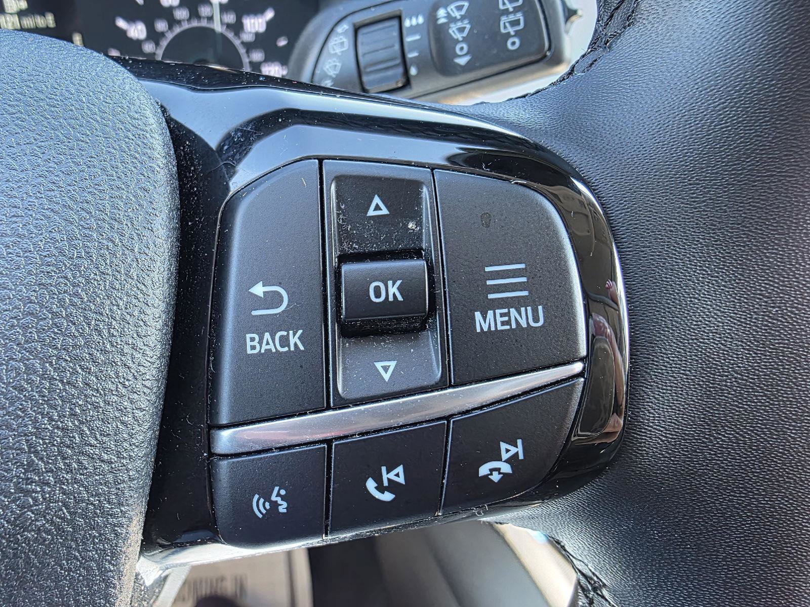 Used 2022 Ford Escape SE w/ SE Sport Appearance Package image 18