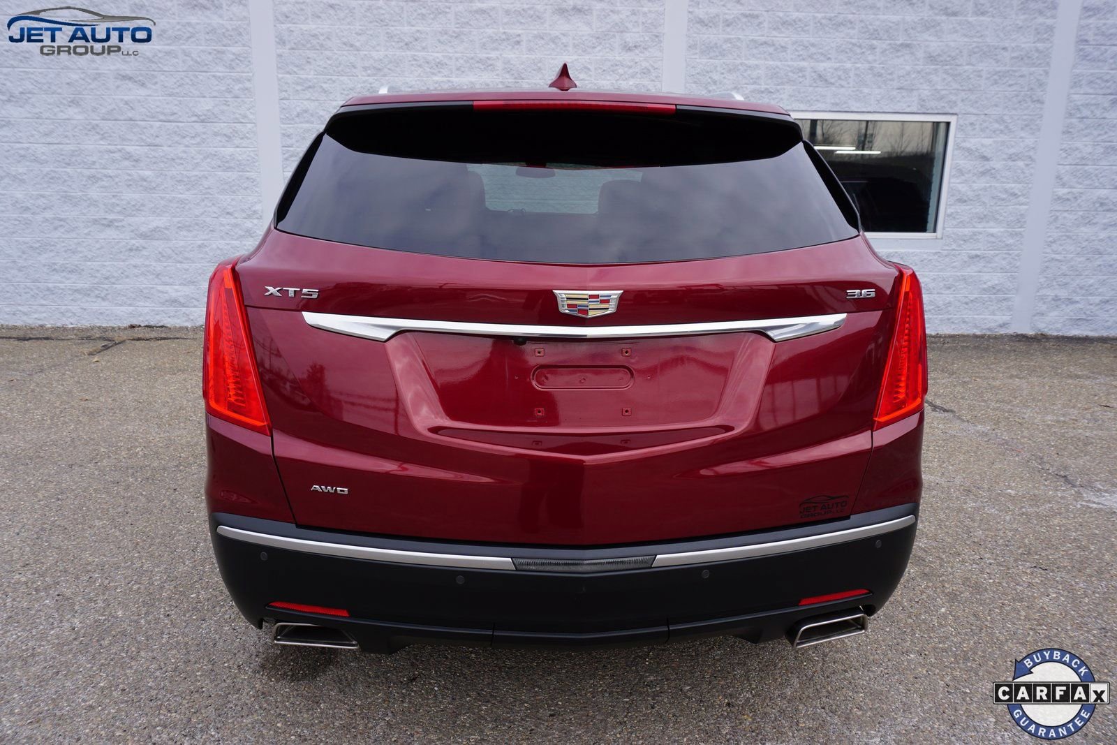 Used 2018 Cadillac XT5 Luxury w/ Driver Awareness Package image 15