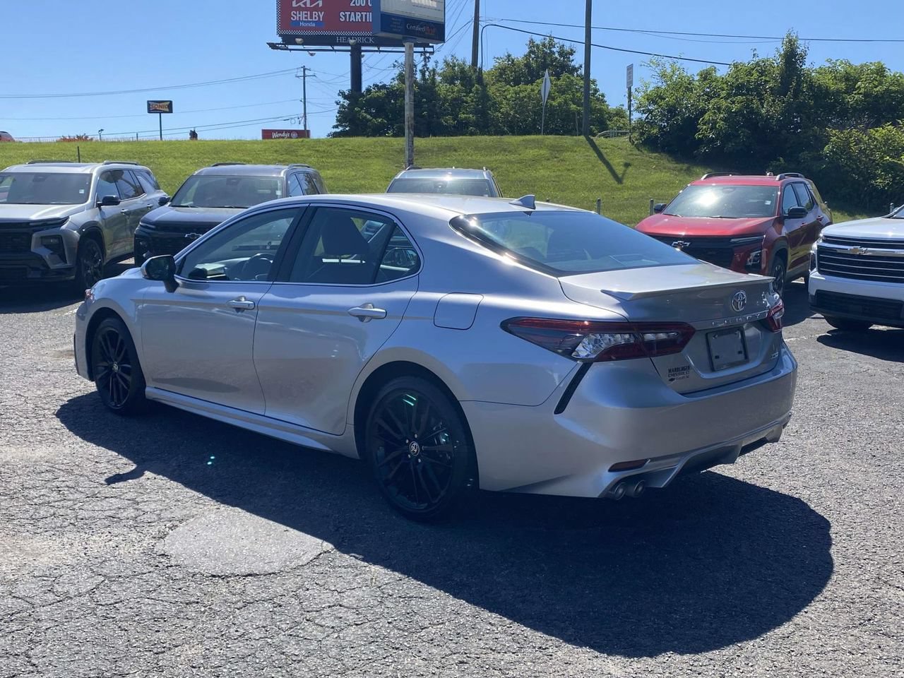 Used 2023 Toyota Camry XSE FWD image 4