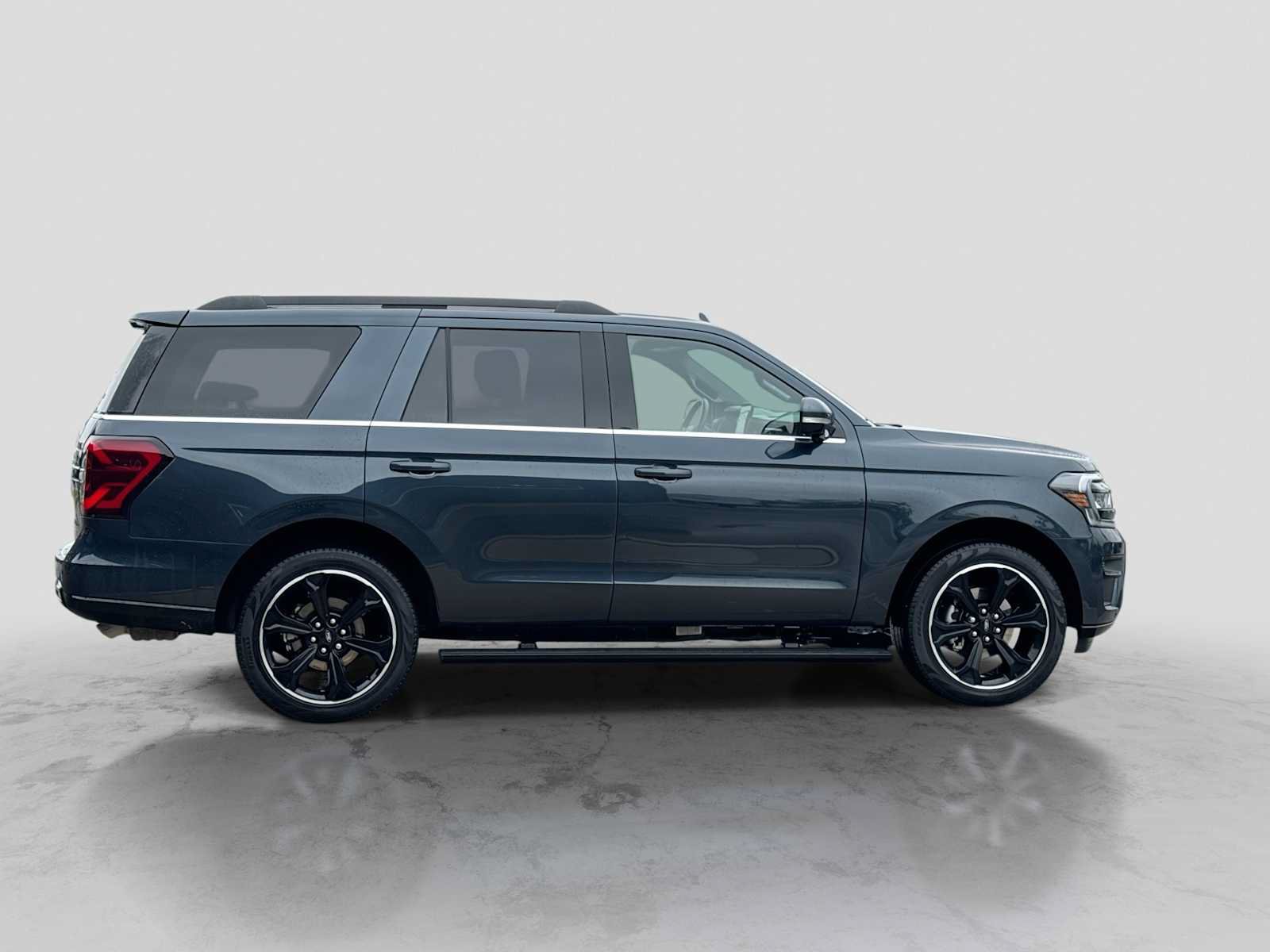 Certified 2024 Ford Expedition Limited AWD/4WD image 7