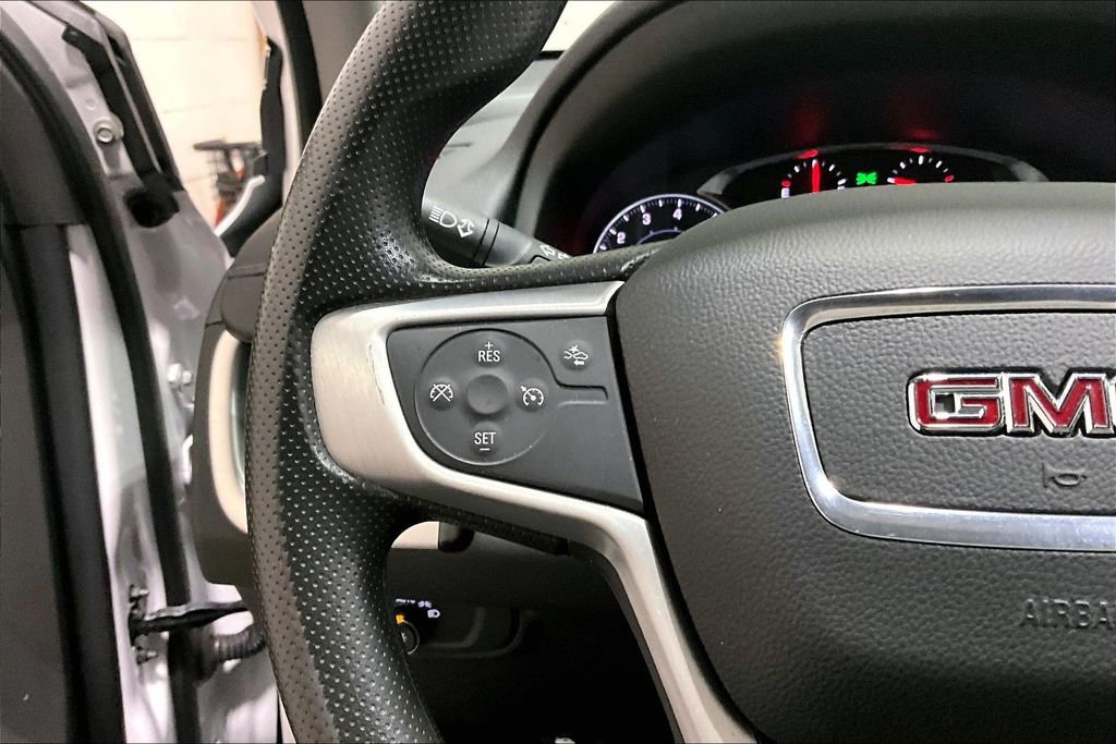 Used 2023 GMC Terrain SLE w/ Driver Convenience Package image 11