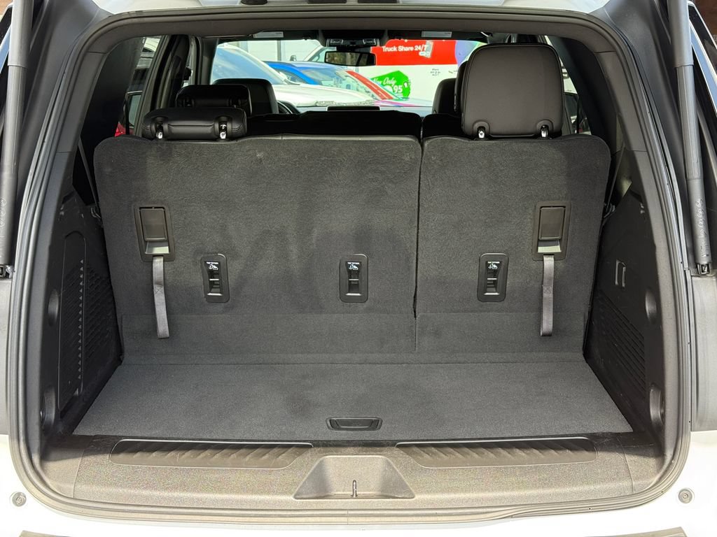 Used 2024 Chevrolet Tahoe LT RWD image 12