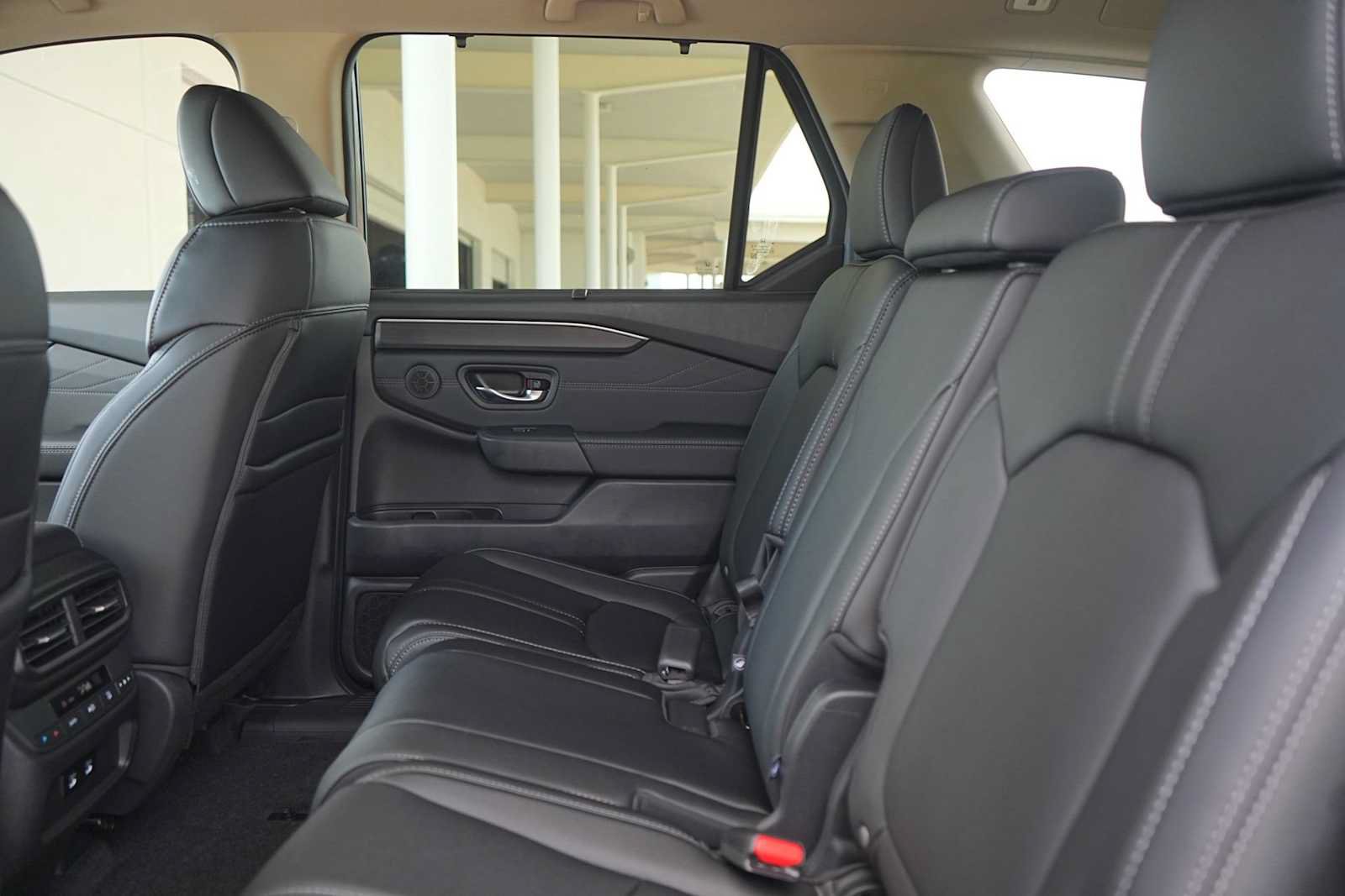 New 2026 Honda Pilot Touring image 13