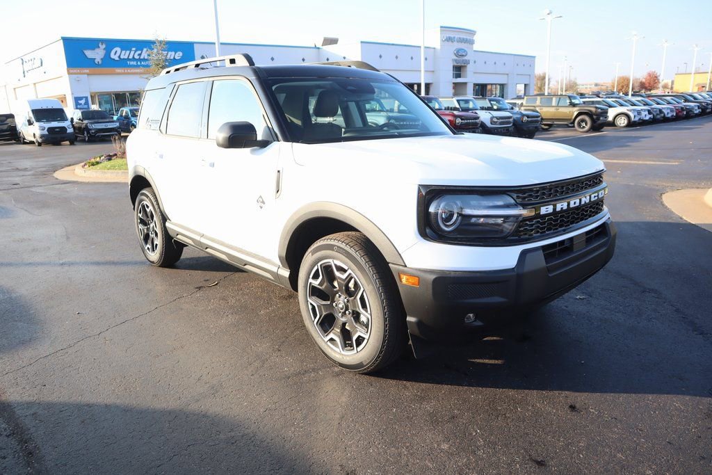 New 2025 Ford Bronco Sport Outer Banks image 1