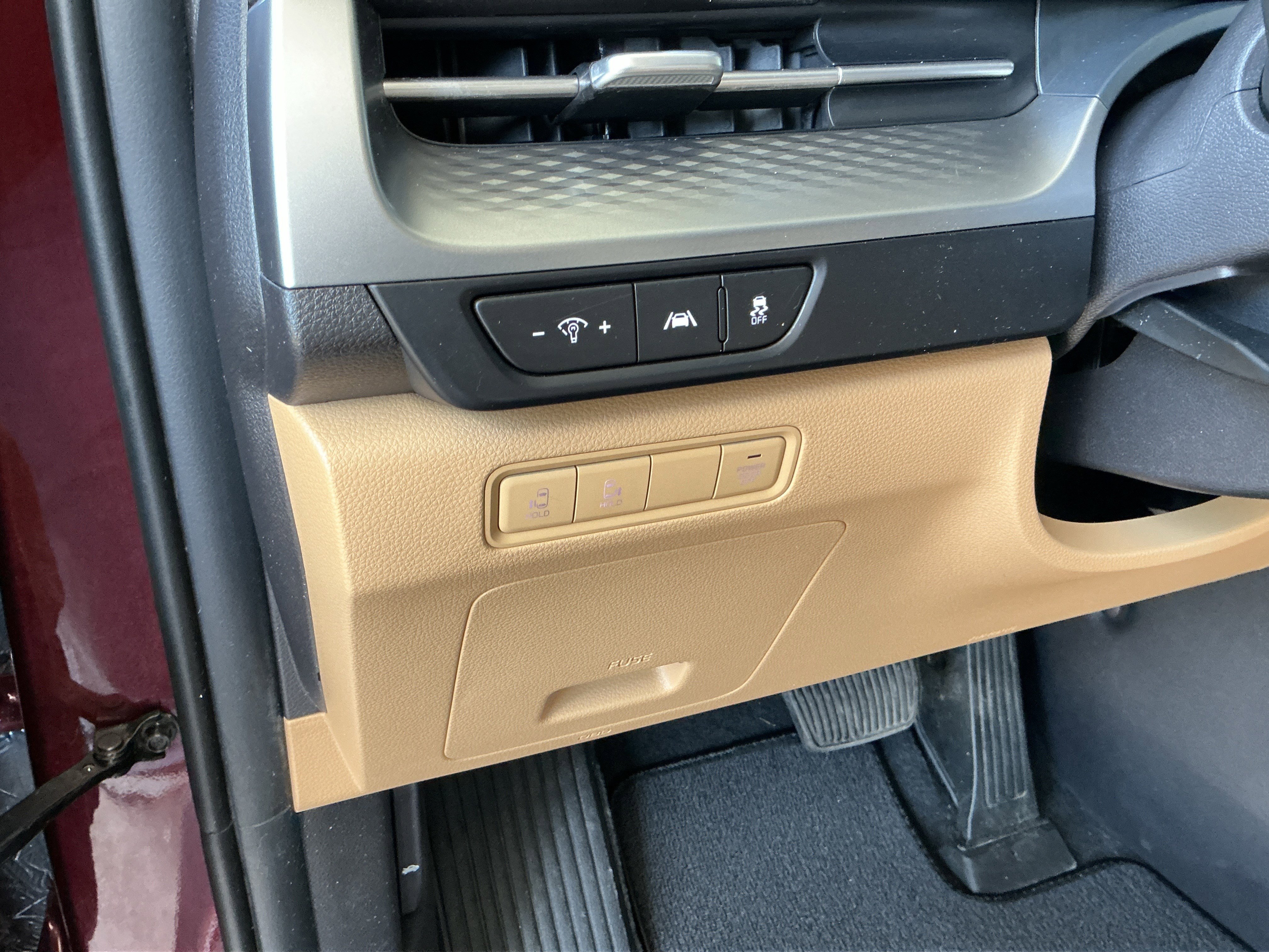 Used 2022 Kia Carnival LX image 26