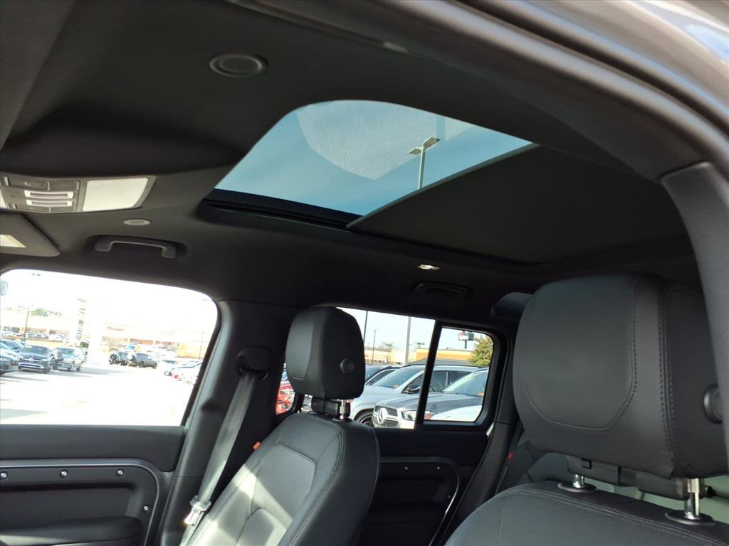 Certified 2024 Land Rover Defender 110 X-Dynamic SE image 10