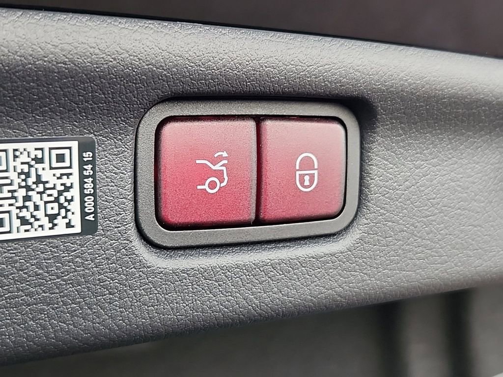 New 2024 Mercedes-Benz C 300 4MATIC Sedan image 18