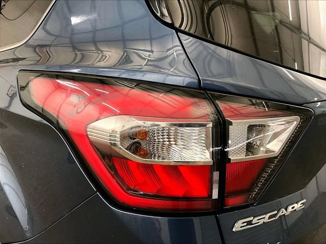 Used 2018 Ford Escape SE w/ SE Sync 3 Package AWD/4WD image 28