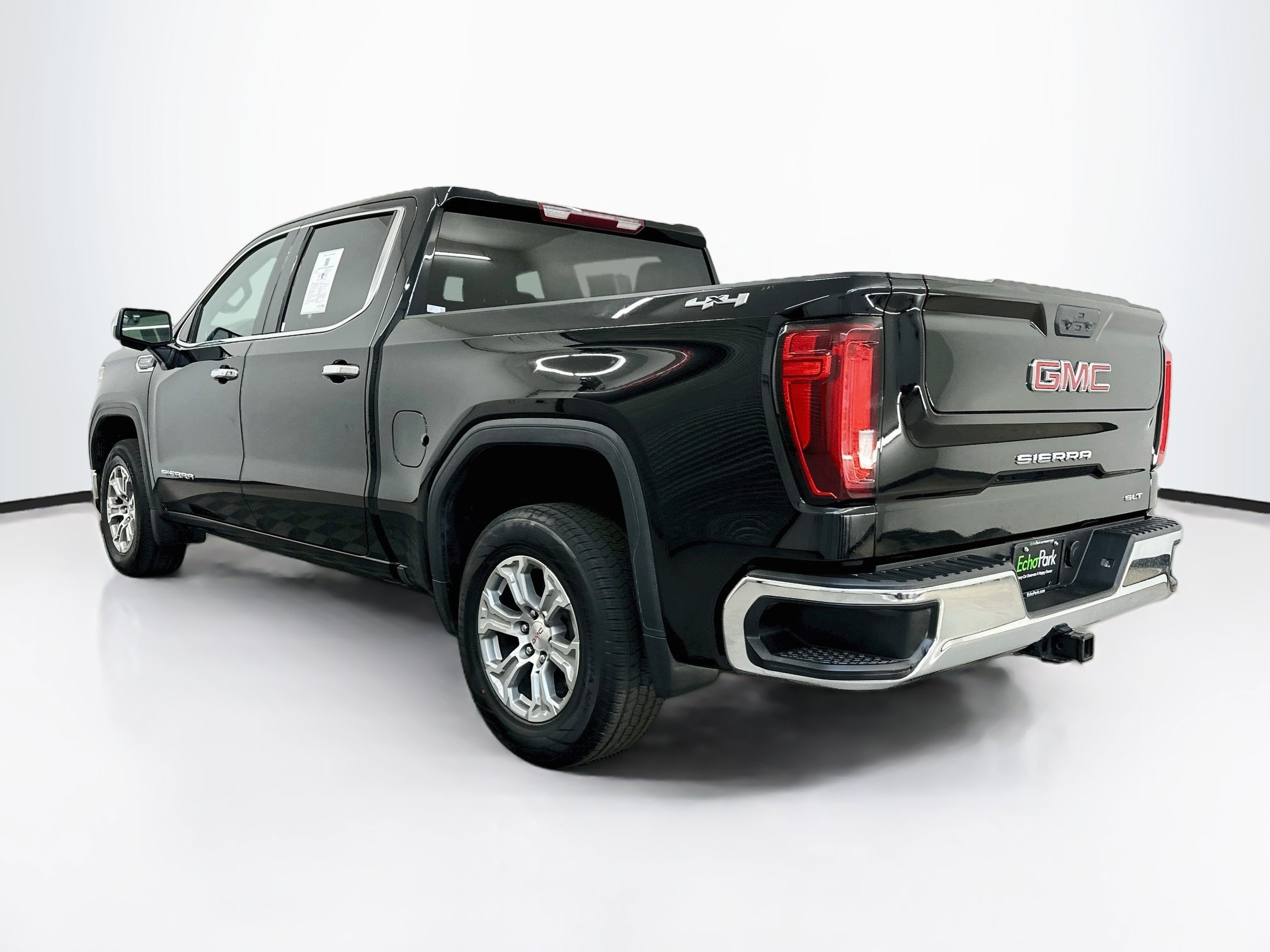 Used 2025 GMC Sierra 1500 SLT AWD/4WD image 5