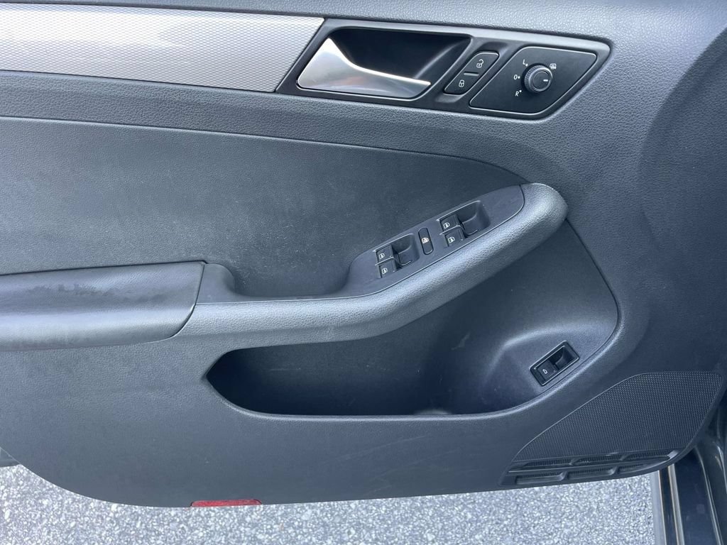 Used 2017 Volkswagen Jetta S FWD image 18
