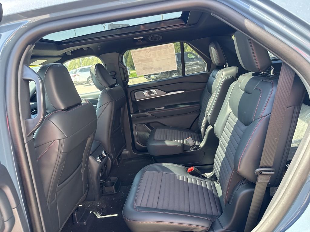 New 2026 Ford Explorer ST-Line w/ ST-Line Street Pack AWD/4WD image 18