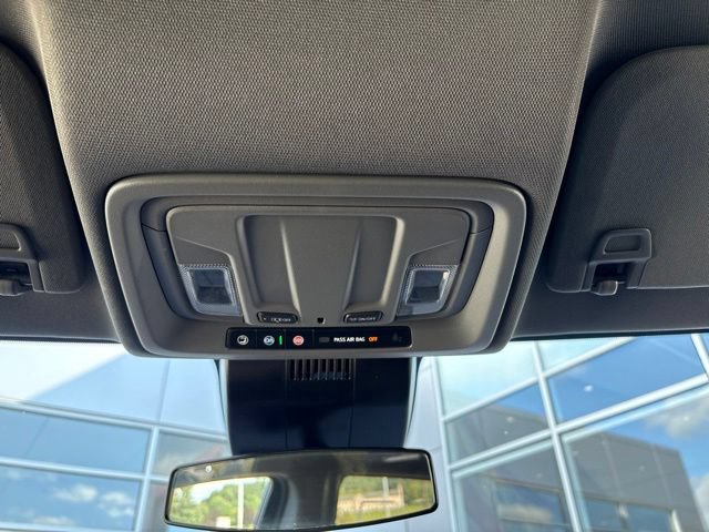 Used 2025 Chevrolet Silverado 1500 LT AWD/4WD image 18