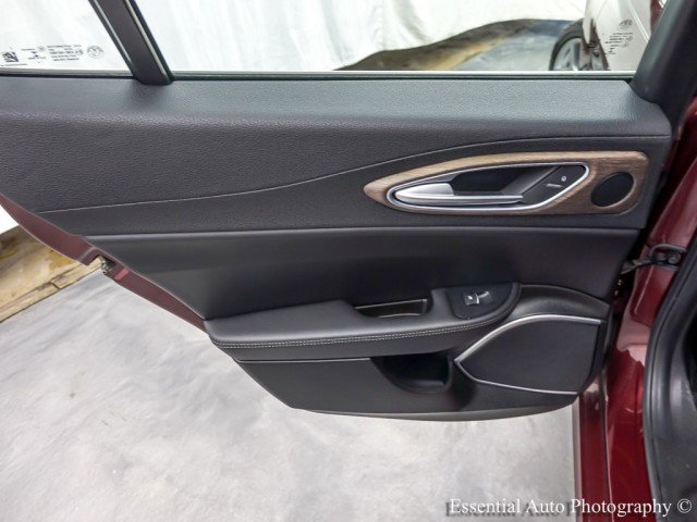 Used 2018 Alfa Romeo Giulia Ti AWD/4WD image 24