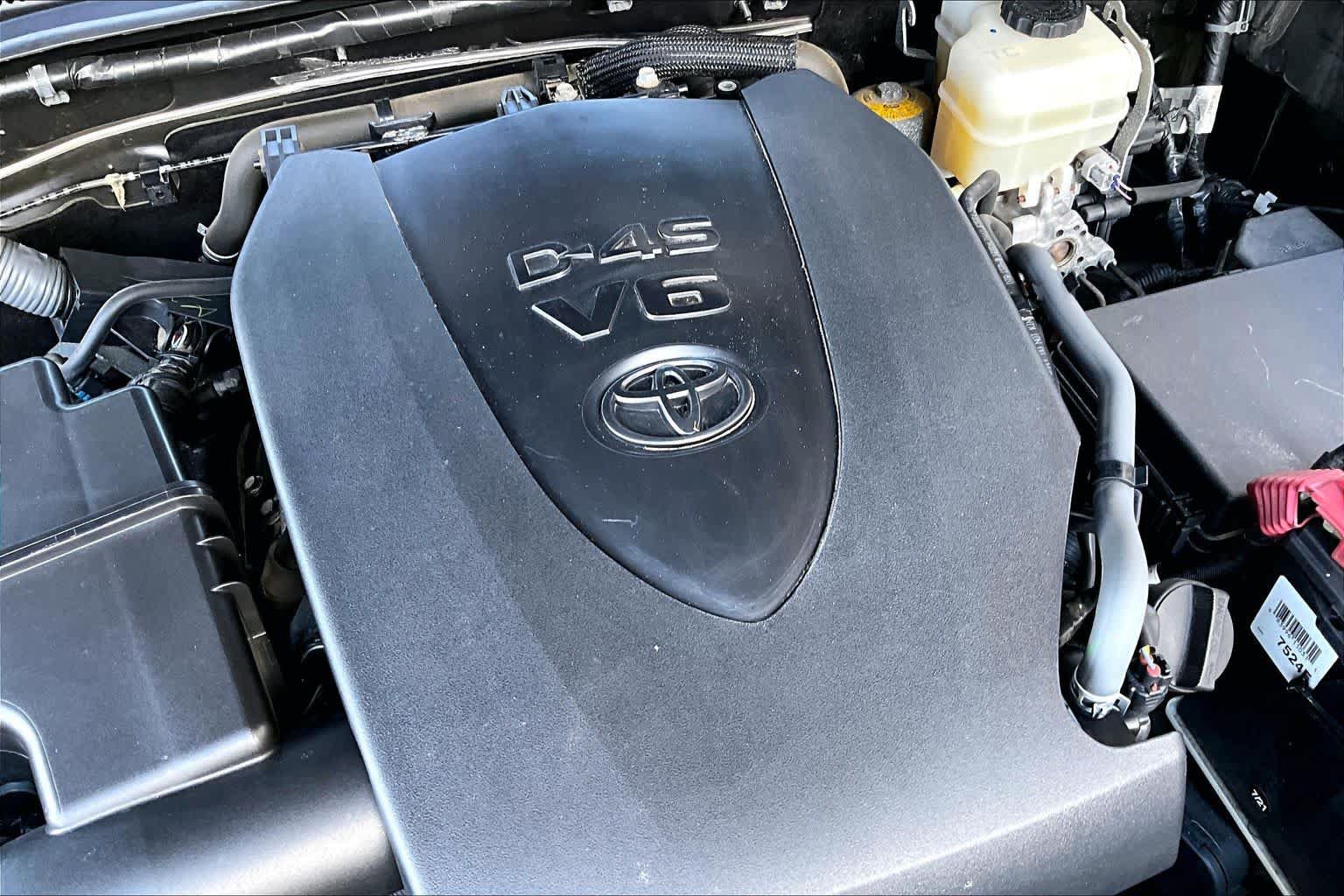 Used 2016 Toyota Tacoma TRD Off-Road w/ Premium & Technology Package AWD/4WD image 31