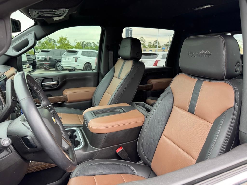 Used 2022 Chevrolet Silverado 2500 High Country w/ Safety Package II image 9