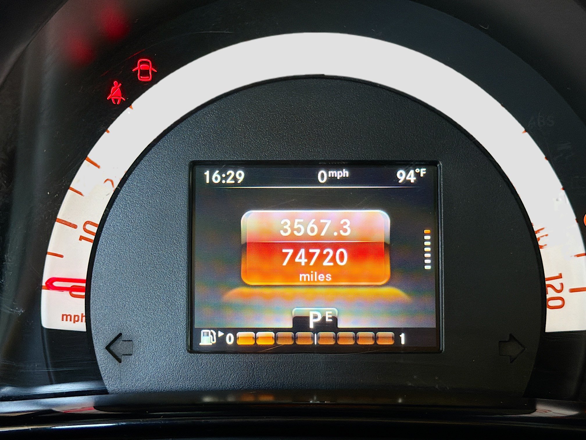 Used 2016 smart fortwo passion RWD image 15