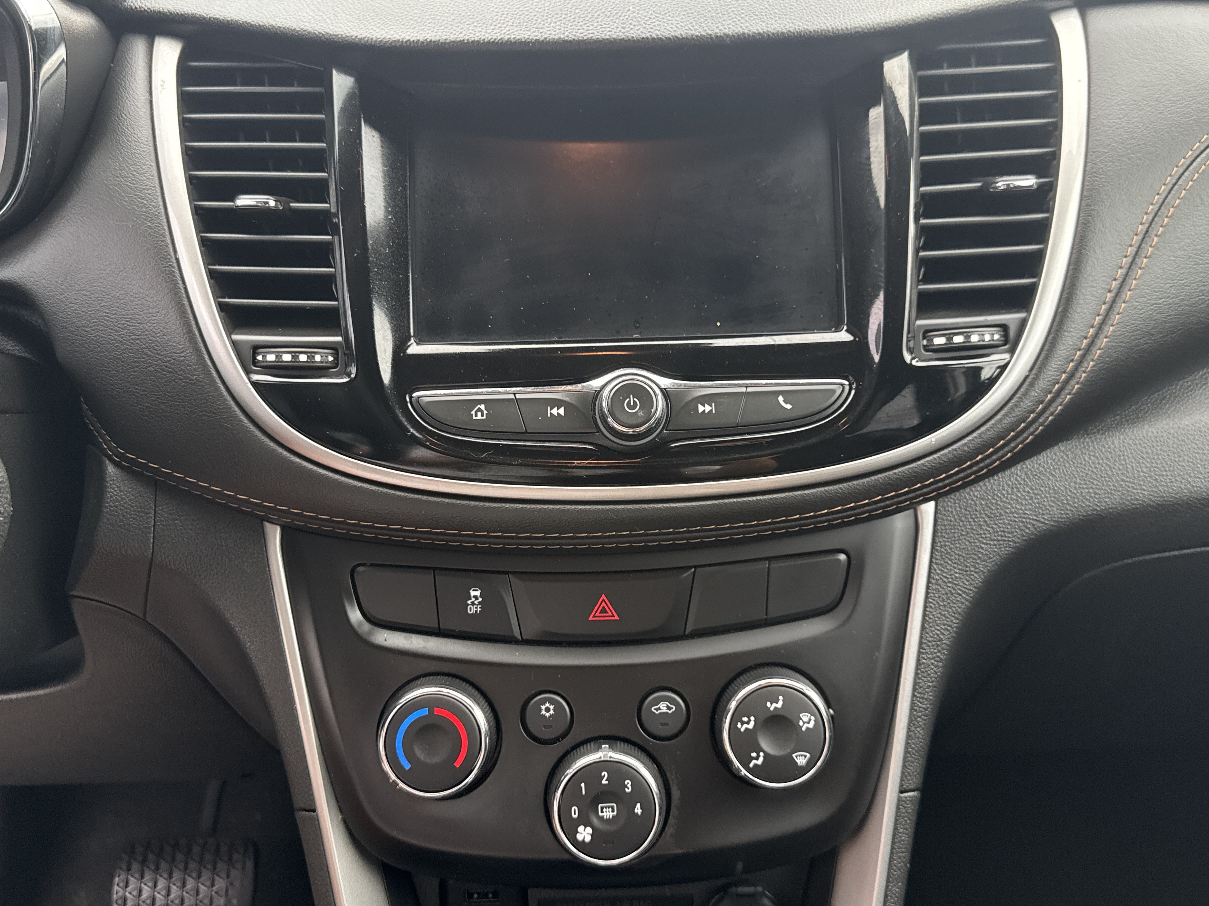Used 2022 Chevrolet Trax LT FWD image 26