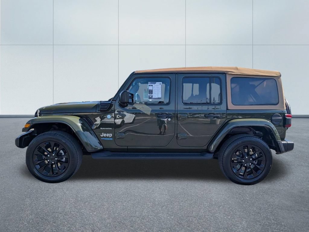 Used 2022 Jeep Wrangler Unlimited Sahara AWD/4WD image 3