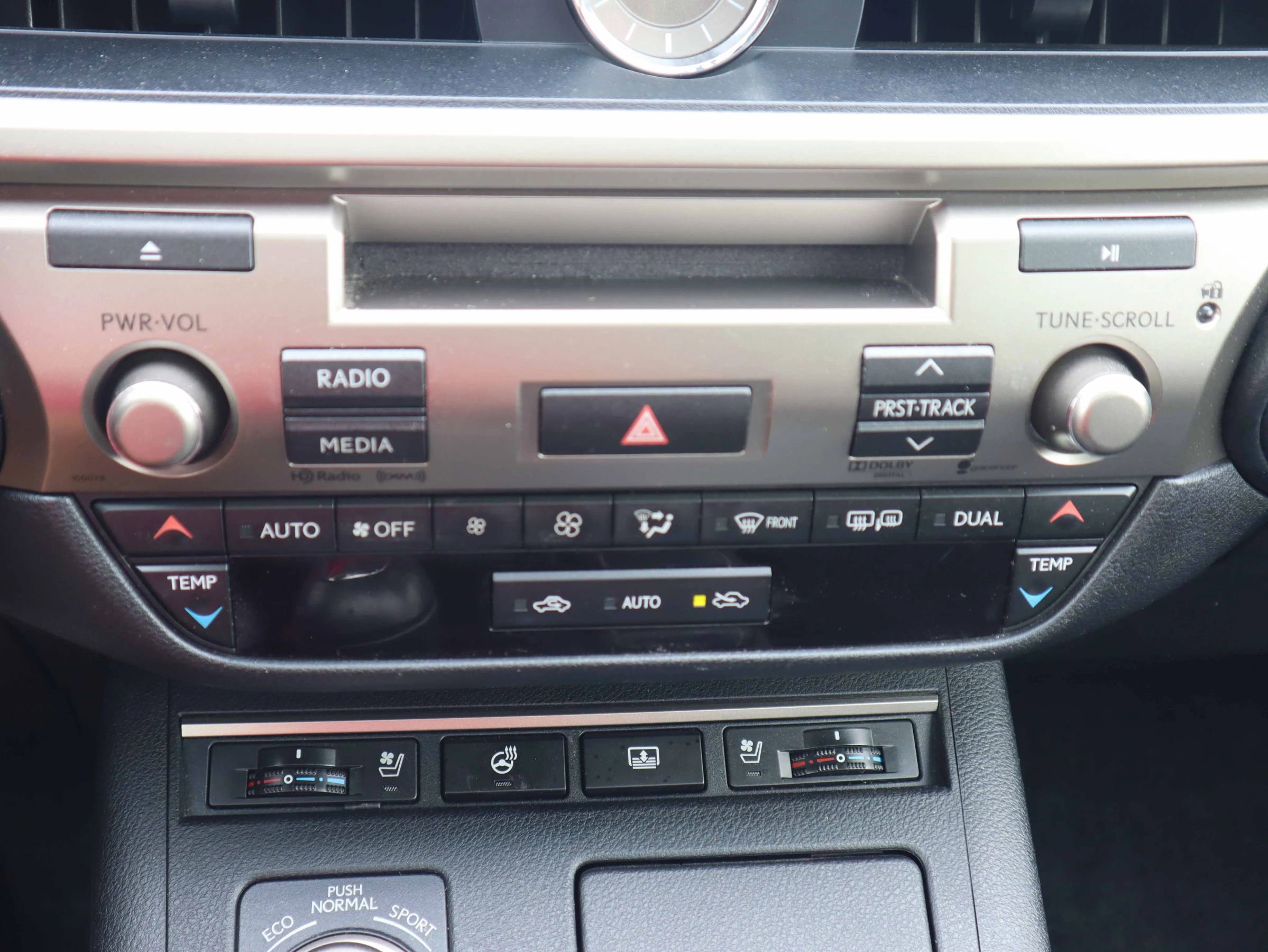 Used 2013 Lexus ES 300h w/ Luxury Pkg FWD image 21