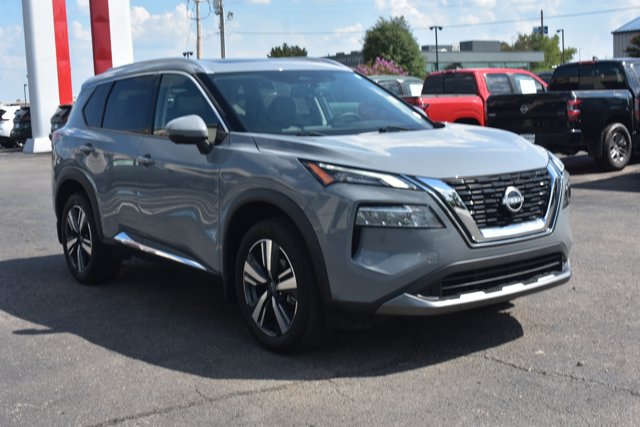Used 2023 Nissan Rogue SL FWD image 3