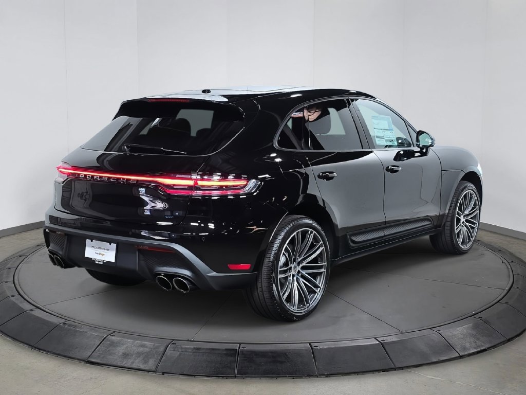 Certified 2026 Porsche Macan AWD/4WD image 7