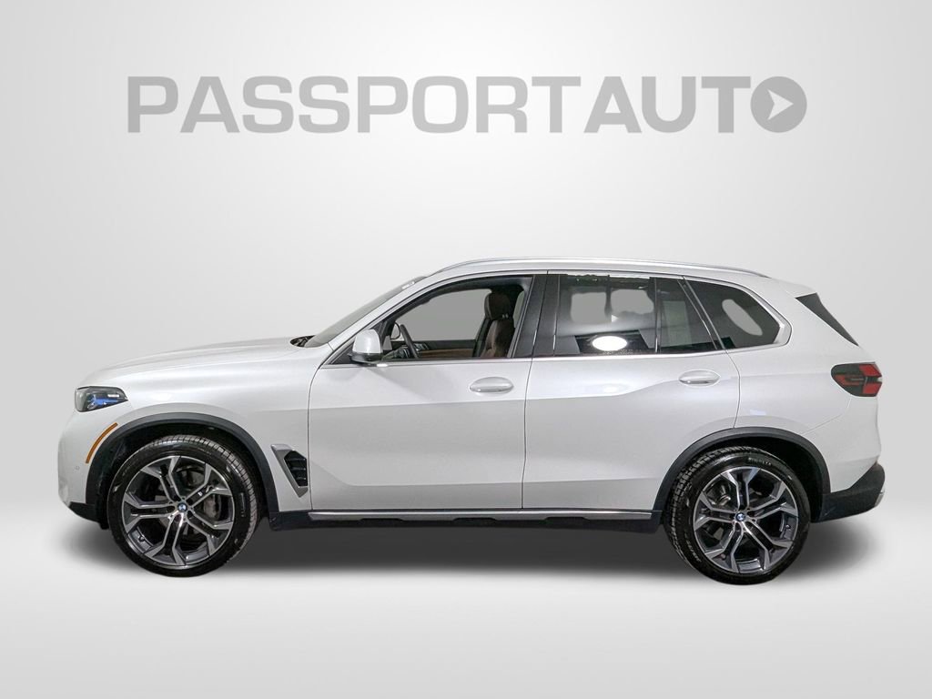 Used 2025 BMW X5 xDrive40i w/ Climate Comfort Package image 2