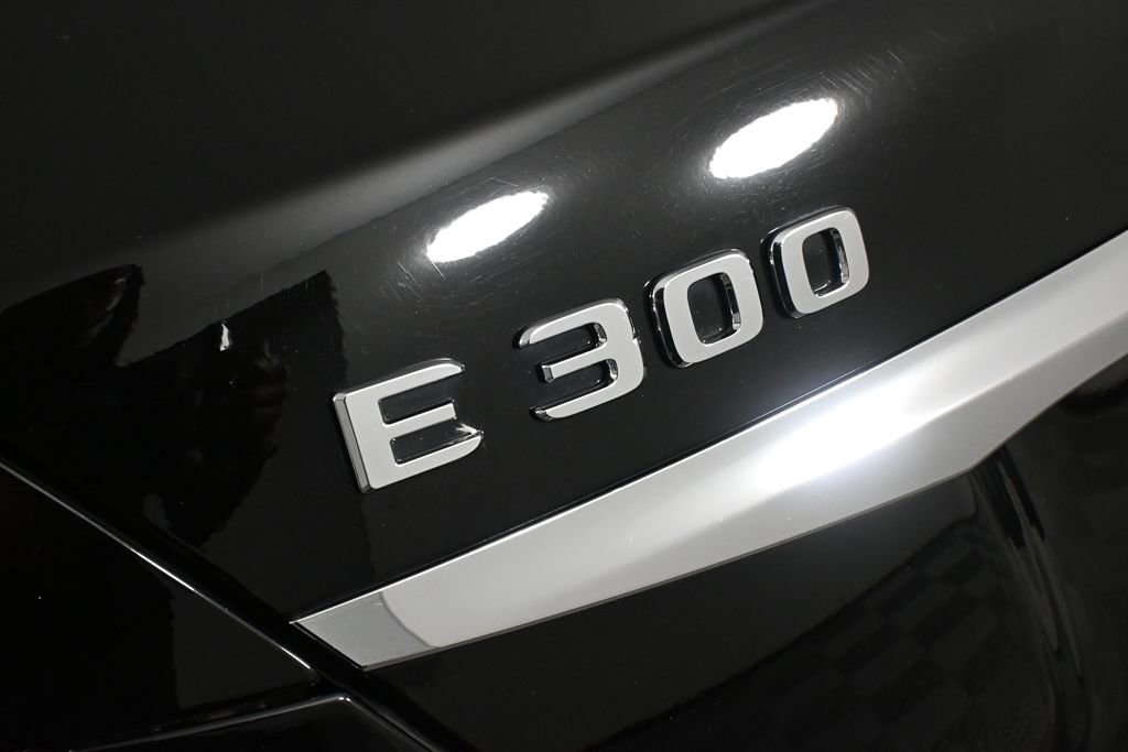 Certified 2017 Mercedes-Benz E 300 4MATIC image 27