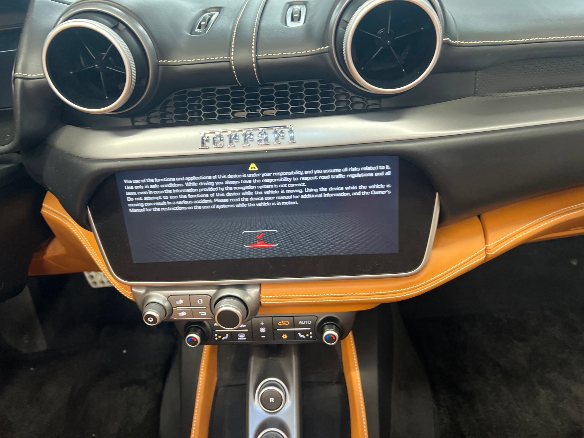 Used 2019 Ferrari Portofino RWD image 10