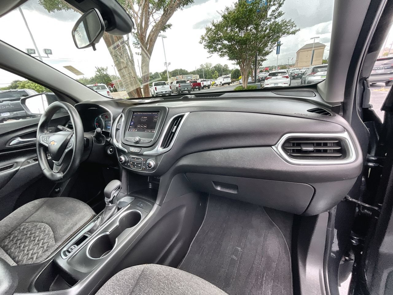 Used 2023 Chevrolet Equinox LT FWD image 28